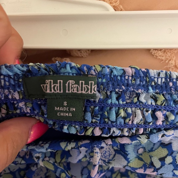 Cute mini skirt - Picture 3 of 3